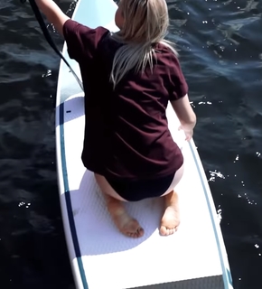 Kelly Svirakova feet photo thumbnail