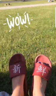 Kelly Svirakova feet photo thumbnail