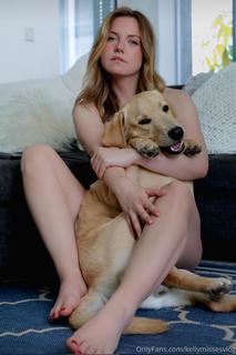 Kelly Svirakova feet photo thumbnail