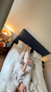 Kelly Svirakova feet photo thumbnail