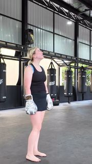 Kelly Svirakova feet photo thumbnail