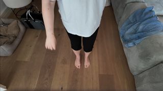 Kelly Svirakova feet photo thumbnail