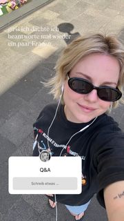 Kelly Svirakova feet photo thumbnail