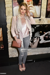Kelly Vedovelli feet photo thumbnail