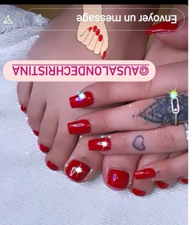 Kelly Vedovelli feet photo thumbnail