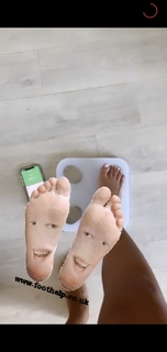 Kelly Vedovelli feet photo thumbnail