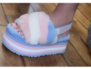 Kelly Vedovelli feet photo thumbnail