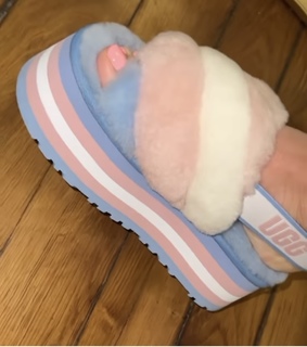 Kelly Vedovelli feet photo thumbnail
