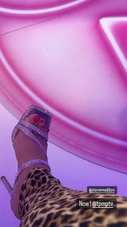 Kelly Vedovelli feet photo thumbnail