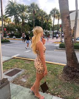 Kelly Vedovelli feet photo thumbnail
