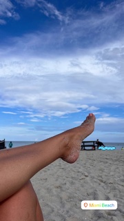 Kelly Vedovelli feet photo thumbnail