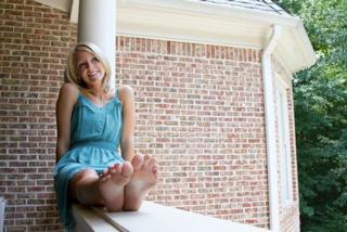 Kelly Washington feet photo 1