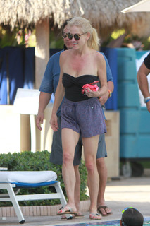 Kellyanne Conway feet photo thumbnail