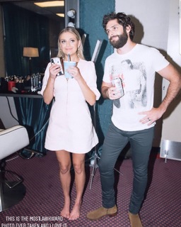 Kelsea Ballerini feet photo thumbnail