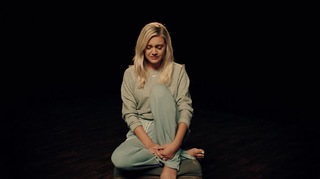 Kelsea Ballerini feet photo thumbnail