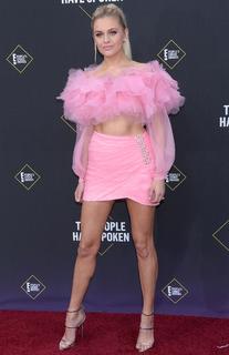 Kelsea Ballerini feet photo thumbnail