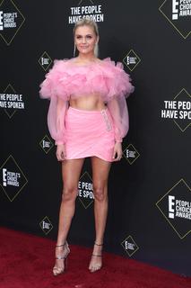 Kelsea Ballerini feet photo thumbnail