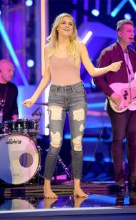 Kelsea Ballerini feet photo thumbnail