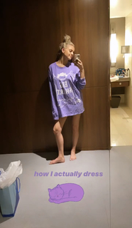 Kelsea Ballerini feet photo thumbnail