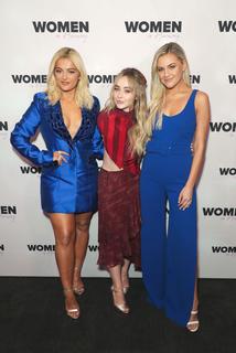 Kelsea Ballerini feet photo thumbnail