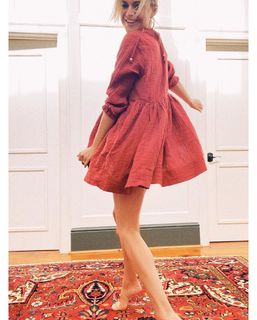 Kelsea Ballerini feet photo thumbnail
