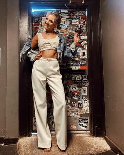 Kelsea Ballerini feet photo thumbnail
