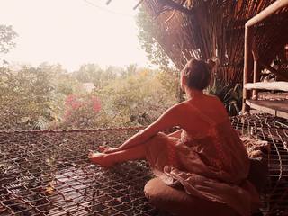 Kelsea Ballerini feet photo thumbnail