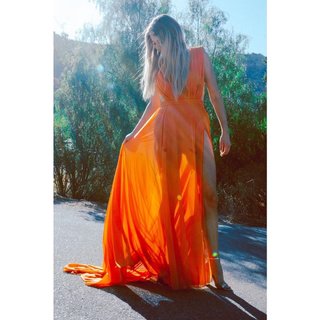 Kelsea Ballerini feet photo thumbnail