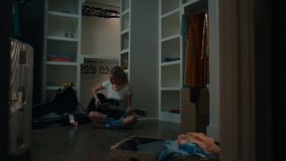 Kelsea Ballerini feet photo thumbnail