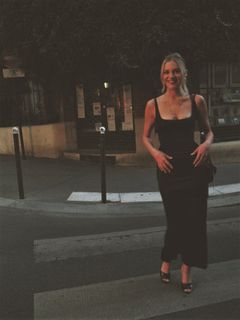 Kelsea Ballerini feet photo thumbnail