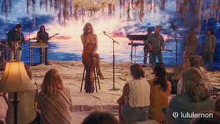 Kelsea Ballerini feet photo thumbnail