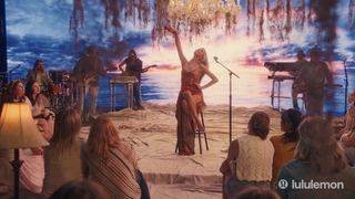 Kelsea Ballerini feet photo thumbnail