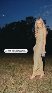 Kelsea Ballerini feet photo thumbnail