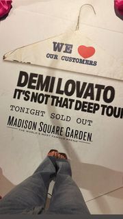 Kelsea Ballerini feet photo 5