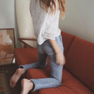 Kelsey Asbille feet photo thumbnail