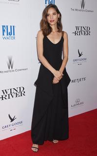 Kelsey Asbille feet photo thumbnail