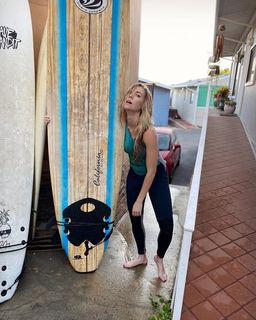 Kelsey Cook feet photo thumbnail