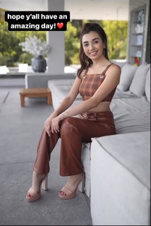 Kelsey Lynn Cook feet photo 6
