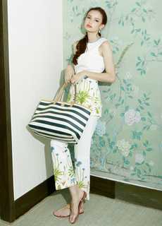 Kelsey Merritt feet photo thumbnail