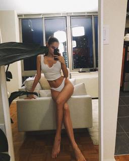 Kelsey Merritt feet photo thumbnail