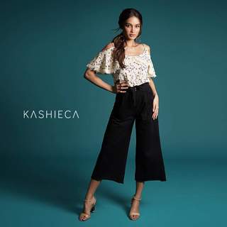 Kelsey Merritt feet photo thumbnail