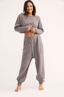 Kelsey Merritt feet photo thumbnail