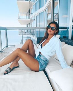 Kelsey Merritt feet photo thumbnail