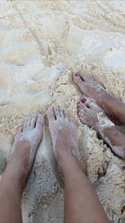 Kelsey Merritt feet photo thumbnail