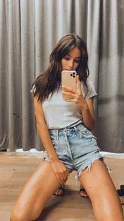 Kelsey Merritt feet photo thumbnail