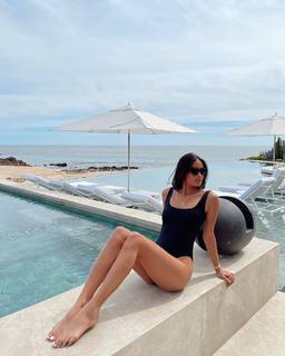 Kelsey Merritt feet photo thumbnail