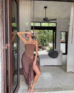 Kelsey Merritt feet photo thumbnail