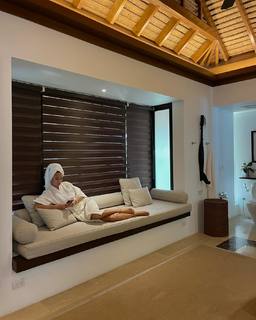 Kelsey Merritt feet photo thumbnail