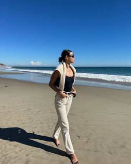 Kelsey Merritt feet photo thumbnail