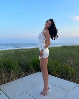 Kelsey Merritt feet photo thumbnail
